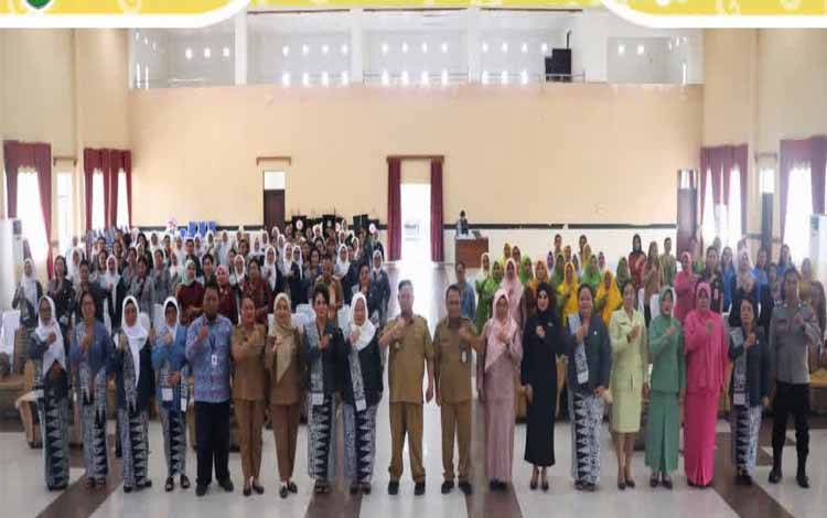 Bupati Katingan Apresiasi Peran Bidan dalam Peningkatan Kesehatan Ibu dan Anak