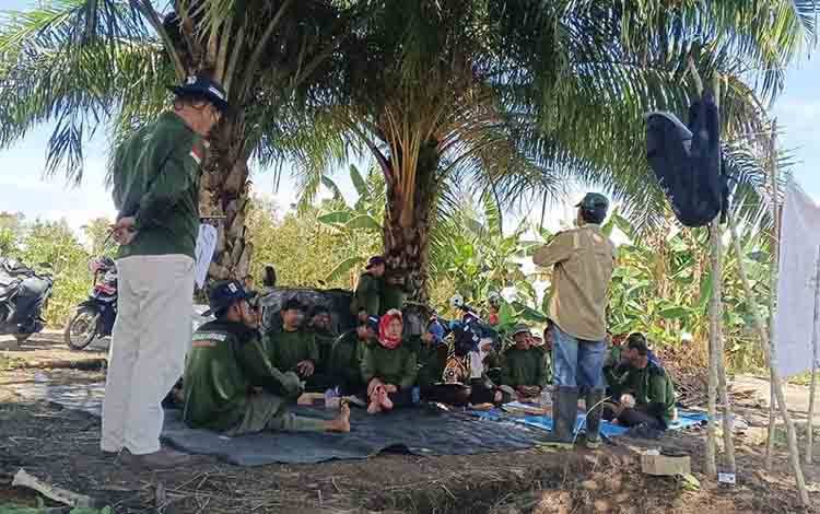Kepala Dinas Tanaman Pangan Kalteng Apresiasi Sekolah Lapang Cabai