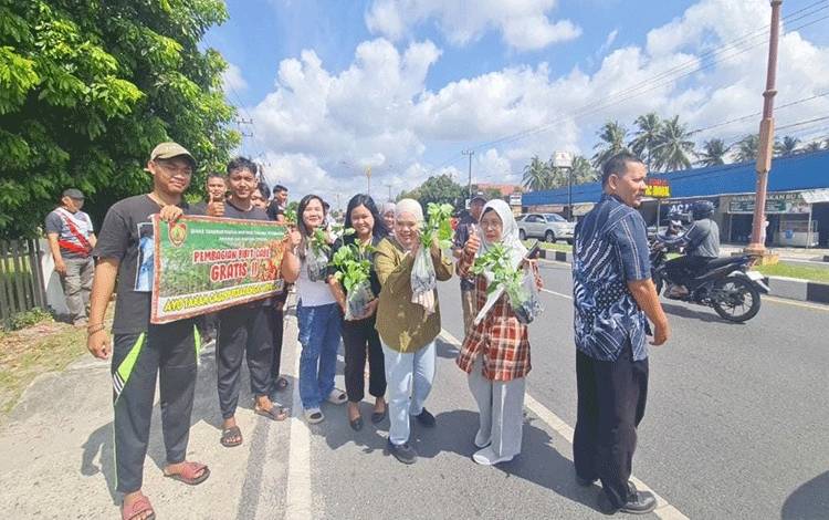 Dinas TPHP Kalteng Dorong Ketahanan Pangan Lewat Pembagian Bibit Cabai