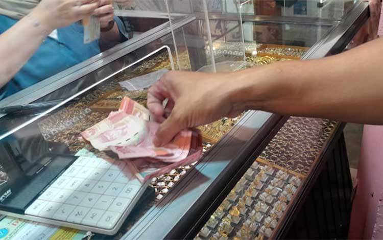 Harga Komoditas di Kotawaringin Barat Stabil, Kecuali Cabai dan Emas