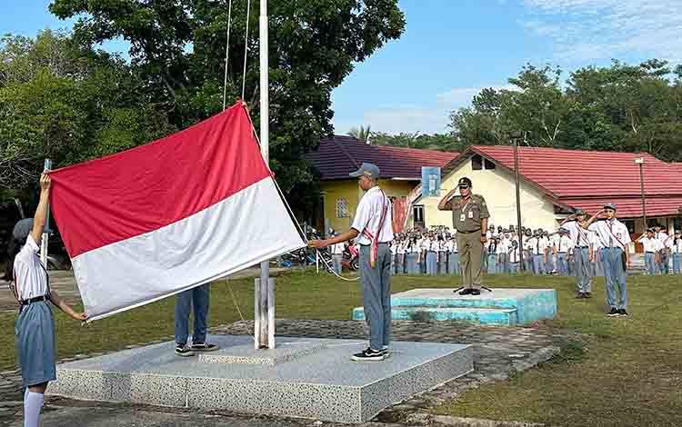 Satpol PP Barito Timur Sosialisasikan Pembentukan Duta Satpol PP di SMKN 2 Tamiang Layang