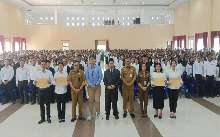 1.181 PPPK Tahap II di Katingan Dilantik, Bupati Tekankan Disiplin dan Tanggung Jawab