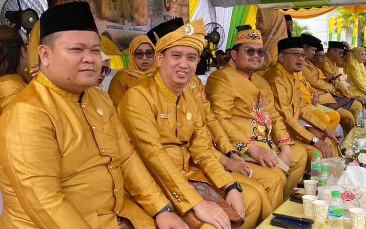DRPD Kobar Apresiasi Antusias Masyarakat Ikuti Pawai Nasi Adab, Promosikan Budaya dan Tradisi Lokal