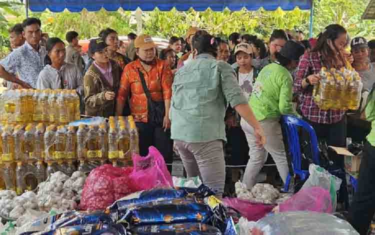 Peringati Hari Pangan Sedunia, Pemkab Gunung Mas Jual Bahan Pangan Murah
