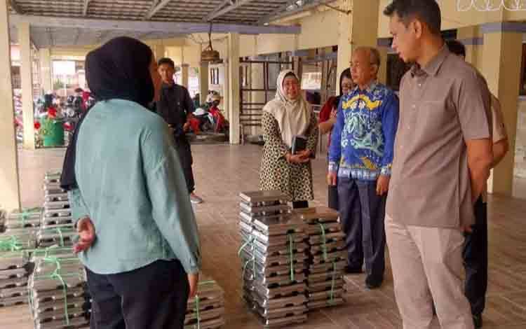 Wakil Ketua II DPRD Kalteng Tinjau Program MBG di Buntok