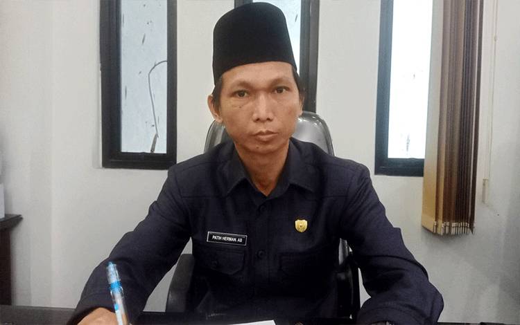 Dewan Apresiasi Komitmen SMPN 1 Muara Teweh Dorong Pelajar Kuasai Bahasa Indonesia