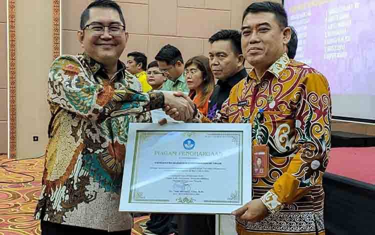 Dinas Pendidikan Kotim Raih Penghargaan atas Kinerja SPMB dari BPMP Kalteng
