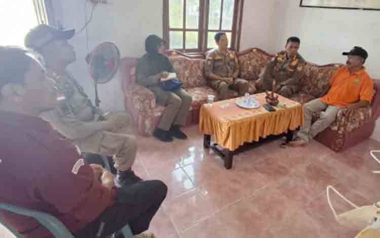 Satpol PP Kobar Lakukan Pembinaan dan Monitoring Ketertiban Umum di Pangkalan Banteng