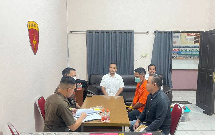 Polres Gunung Mas Limpahkan Kasus Kades Korupsi Dana Desa ke Kejari