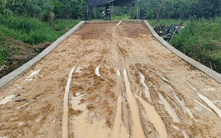 Jembatan Baruh Rintis Rampung, Warga Apresiasi Pemkab Bartim Buka Akses Jalan yang Lama Terputus