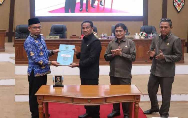 Wakil Bupati Katingan Hadiri Rapat Paripurna DPRD