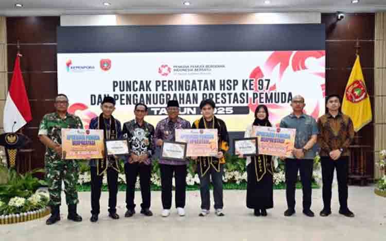Tiga Pemuda Kobar Terima Penghargaan di Momen Hari Sumpah Pemuda