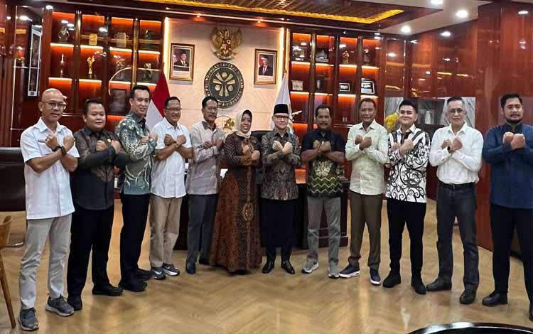Bahas Peluang Pekerja Migran, DPRD Kobar Konsultasi ke Menteri P2MI
