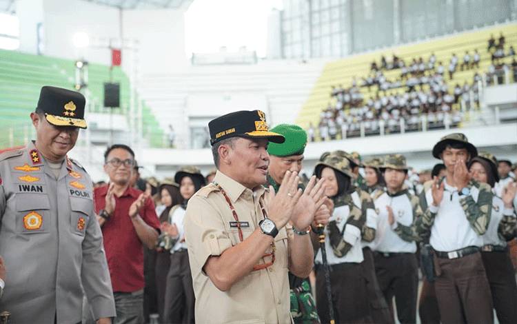 Gubernur Kalteng Ajak Pelajar Hayati Nilai Huma Betang