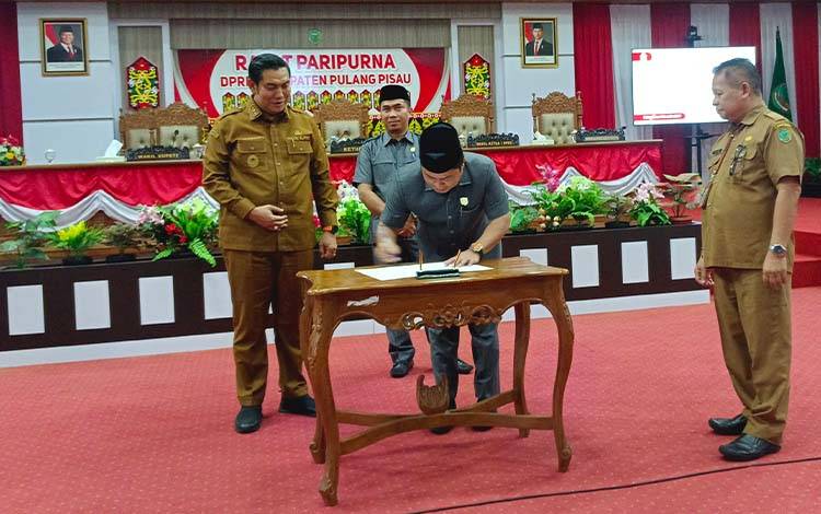 DPRD Pulang Pisau Rapat Paripurna Bahas Tiga Raperda Usulan Eksekutif