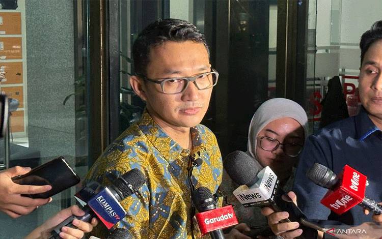 KPK Sita Rp1,6 Miliar yang Diduga untuk Kepala Daerah pada OTT di Riau