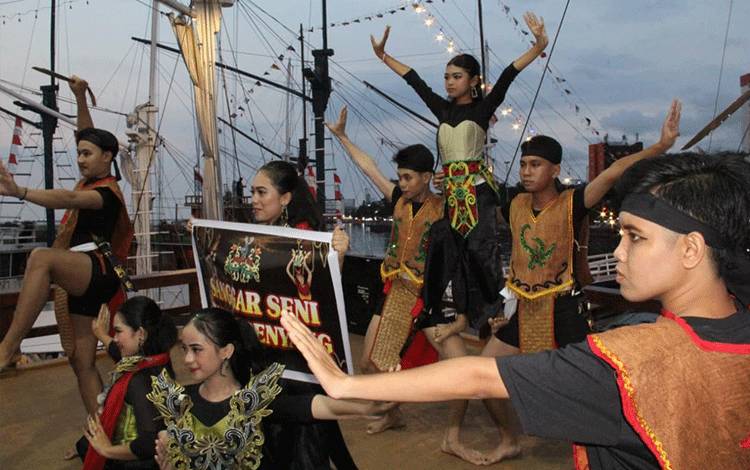 Sanggar Seni Hapakat Penyang Harumkan Kalimantan Tengah di Ajang Internasional