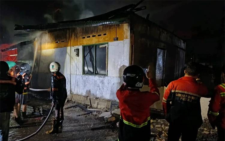 Rumah di Jalan S Parman Palangka Raya Ludes Terbakar, Kerugian Ditaksir Rp 500 Juta