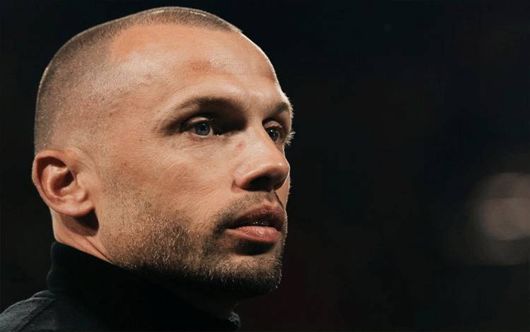 Ajax Pecat John Heitinga Setelah Rentetan Hasil Buruk
