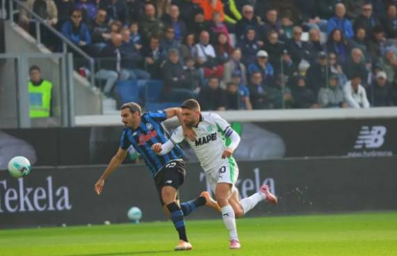 Dua gol Berardi Bantu Sassuolo Kalahkan Atalanta dengan Skor 3-0