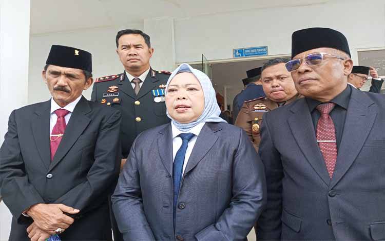 Bupati Kobar Nurhidayah Ajak Masyarakat Teladani Semangat Juang Pahlawan