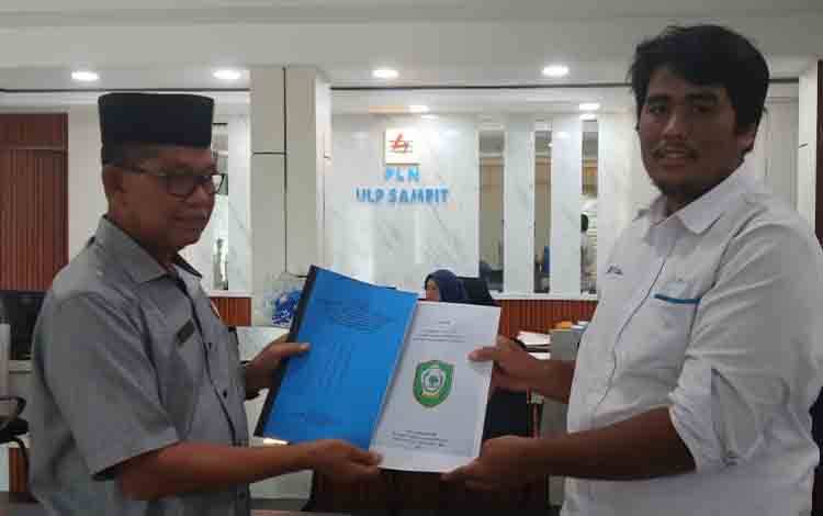 DPRD Kotim Dorong PLN Ganti Tiang Listrik Kayu di Samuda Kota dan Handil Sohor