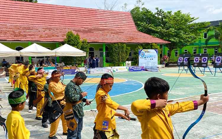 Panahan Tradisional Jadi Magnet di Gebyar ke-30 MTsN 2 Kobar