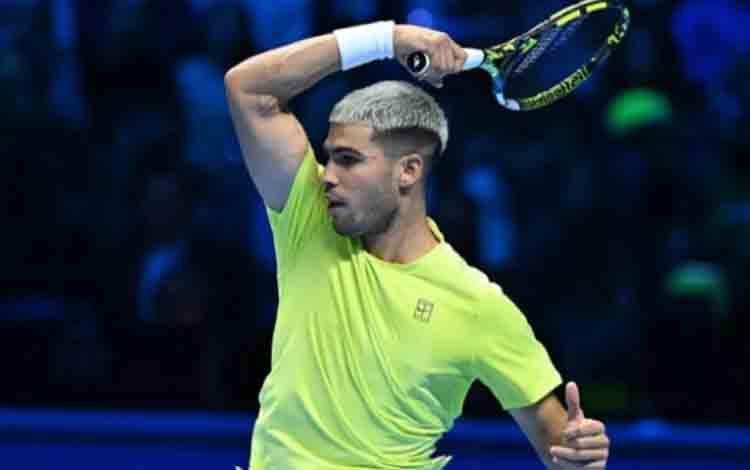 Alcaraz Kalahkan Fritz dalam Tiga Set Menegangkan di ATP Finals