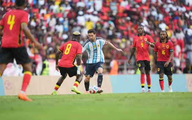 Argentina Menang 2-0 di Kandang Angola, Messi Cetak Gol dan Assist