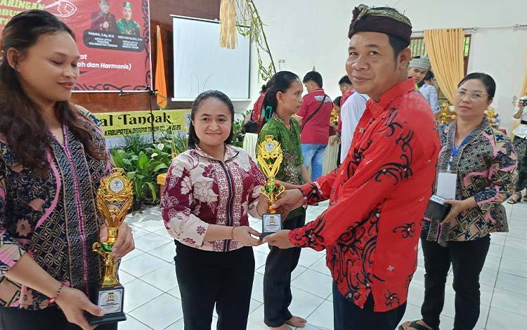 Festival Tandak Intan Kaharingan Barito Timur Resmi Ditutup, Dusun Tengah Juara Umum