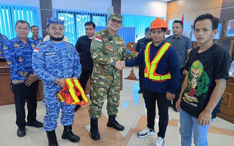 Pemkab Bartim Berangkatkan 28 Peserta Pelatihan Operator Alat Berat untuk Perkuat SDM Lokal