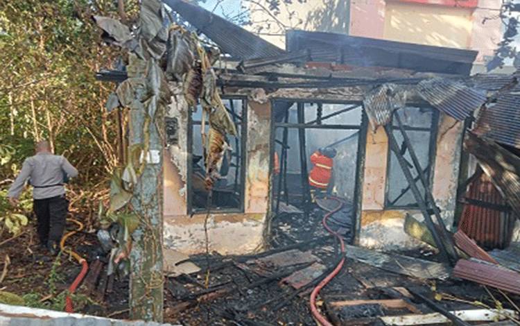 Rumah Kosong Terbakar di Sampit Dijadikan Tempat Maksiat Anak Jalanan