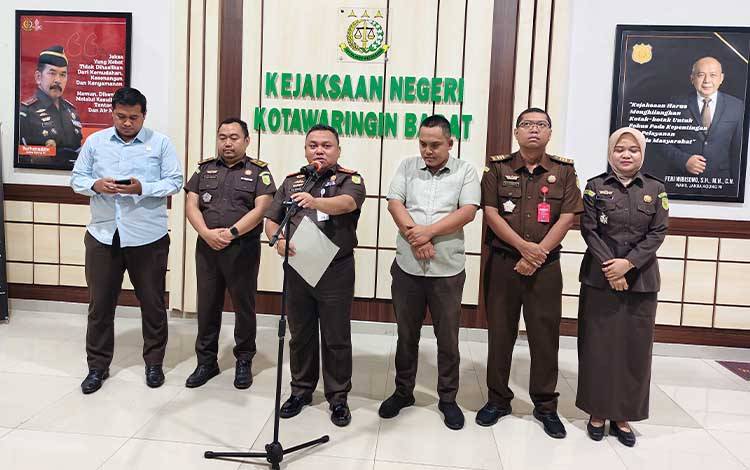 Kejari Kobar Tahan Dua Tersangka Kasus Korupsi Pabrik Tepung Ikan