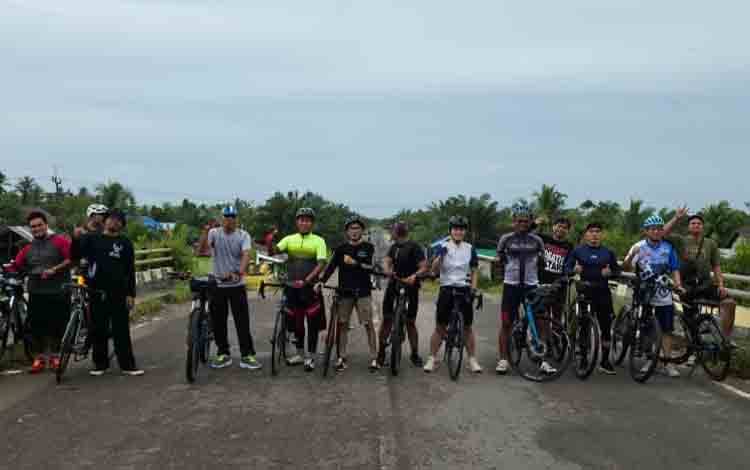 Pesepeda Seruyan Gelar Gowes Bareng Tantang Rute Kuala Pembuang-Sampit