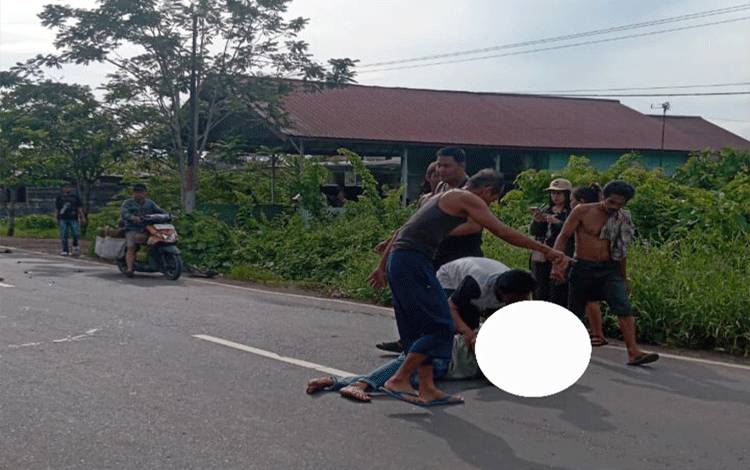Kecelakaan di Palingkau Kapuas, Motor CBR 250 Terpental hingga Hantam Rumah Warga