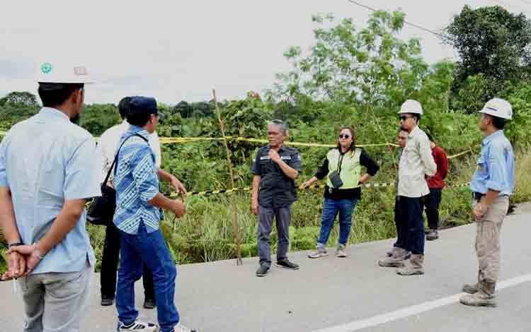 Pemkab Barut Percepat Penanganan Kerusakan Jalan Simpang KM 3TBenangin