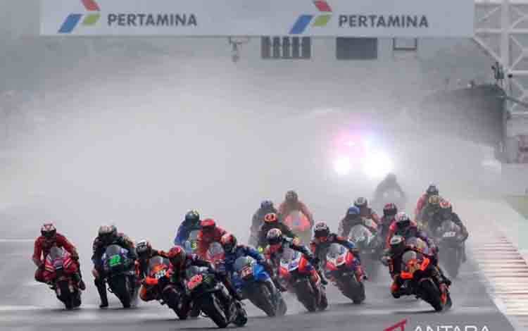 Izan Guevara Jajal Yamaha M1 untuk Pertama Kali