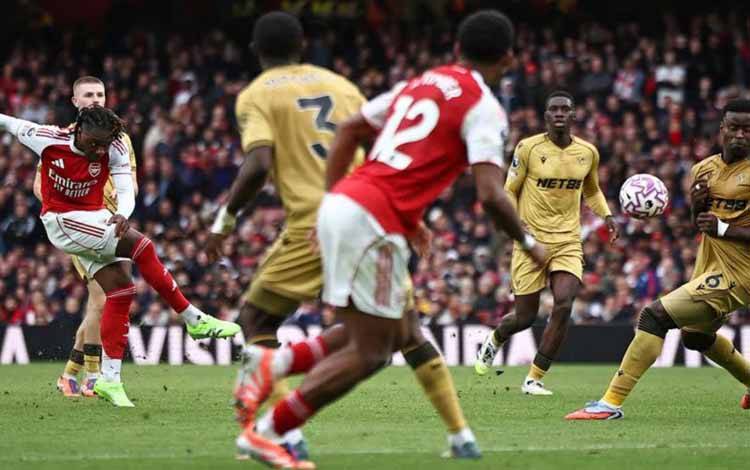 Eze Senang Hattricknya Bantu Arsenal Menang atas Tottenham