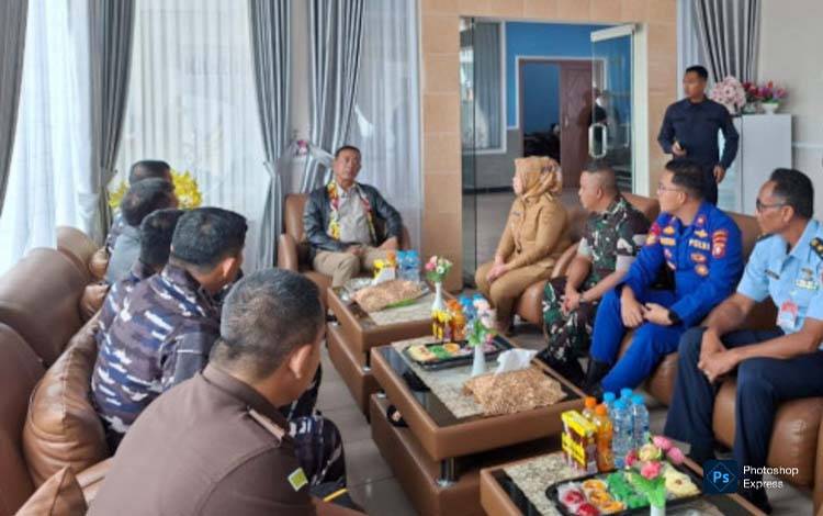 Pangkoarmada RI Tiba di Pangkalan Bun, Bupati Kobar Tekankan Pentingnya Sinergi Perkuat Pertahanan Maritim