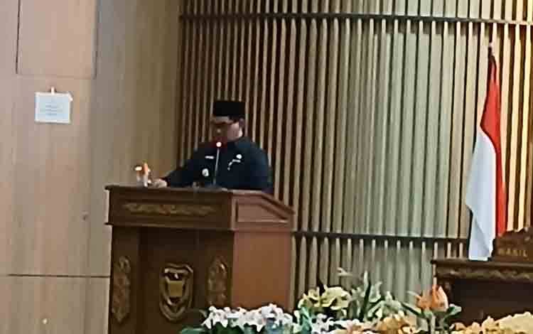 Bupati Barut Sampaikan Jawaban Fraksi-Fraksi DPRD terkait Raperda APBD 2026