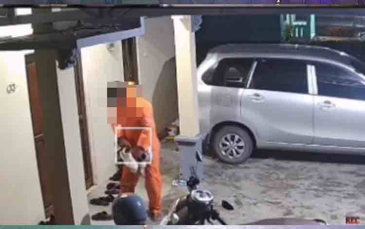 Aksi Pencurian Sepatu Resahkan Warga Jalan Pemuda Kapuas, Air Jordan Rp3 Juta Pernah Diembat