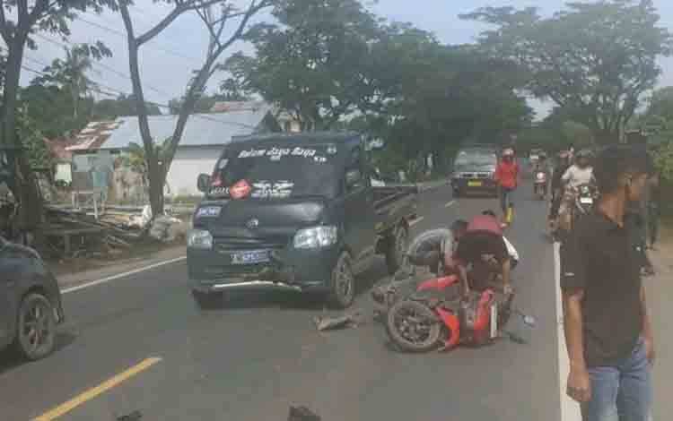 Kecelakaan di Trans Kalimantan Anjir, Motor dan Pikap Tabrakan