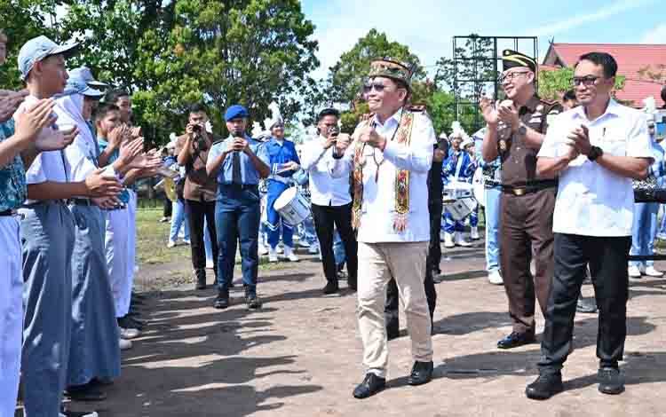 Gubernur Ajak Guru Perkuat Motivasi dan Murid Jalani Lima Nasihat Presiden