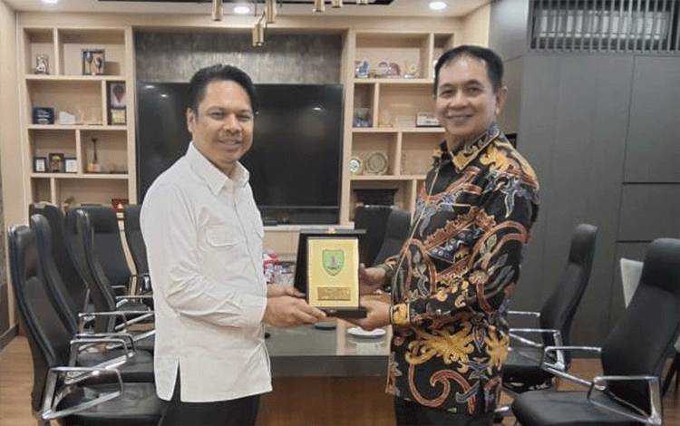 Bupati Bartim Sampaikan Usulan Perbaikan Jalan Nasional ke Kementerian PUPR