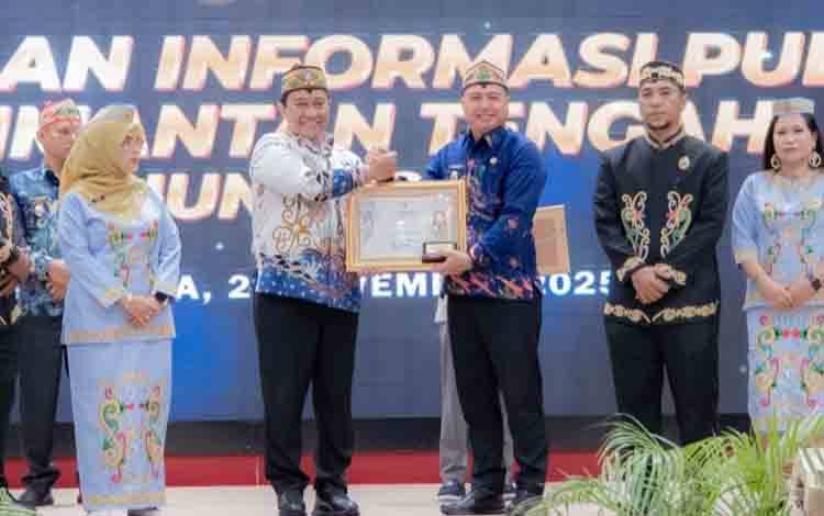 Kapuas Raih Peringkat Kedua Kategori Informatif pada Anugerah Keterbukaan Informasi Publik Kalteng 2025