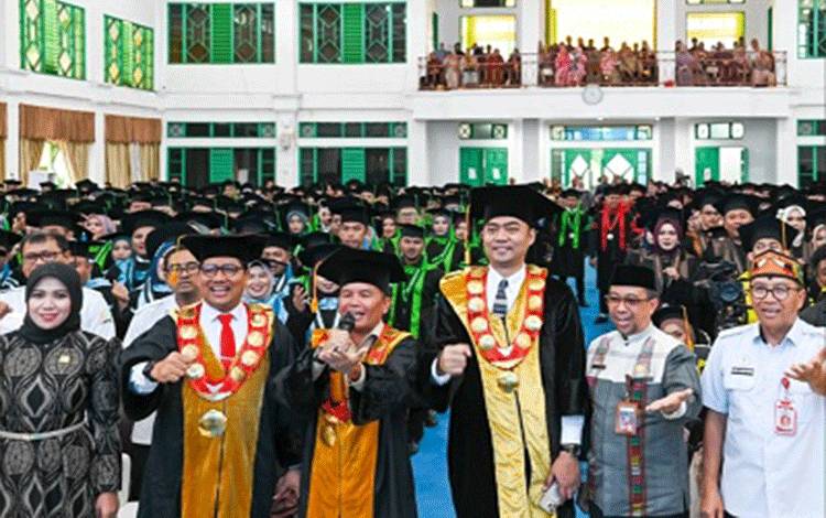 Empat Guru Besar UIN Palangka Raya Dikukuhkan pada Wisuda Tahun Akademik 2025/2026