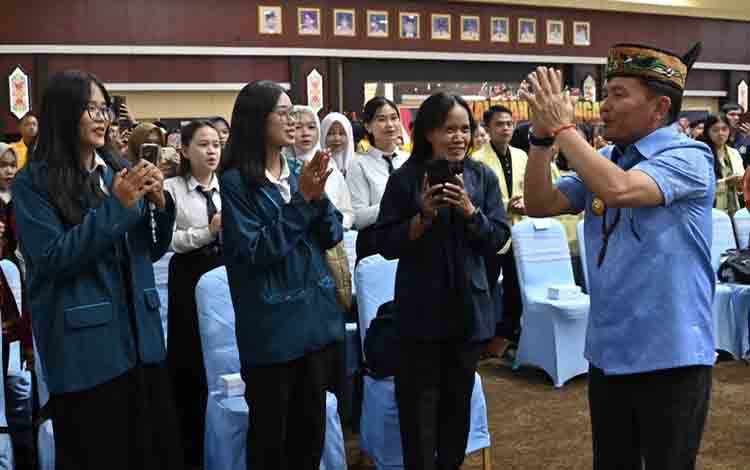 UPR Apresiasi Komitmen Gubernur Agustiar Majukan SDM Kalteng
