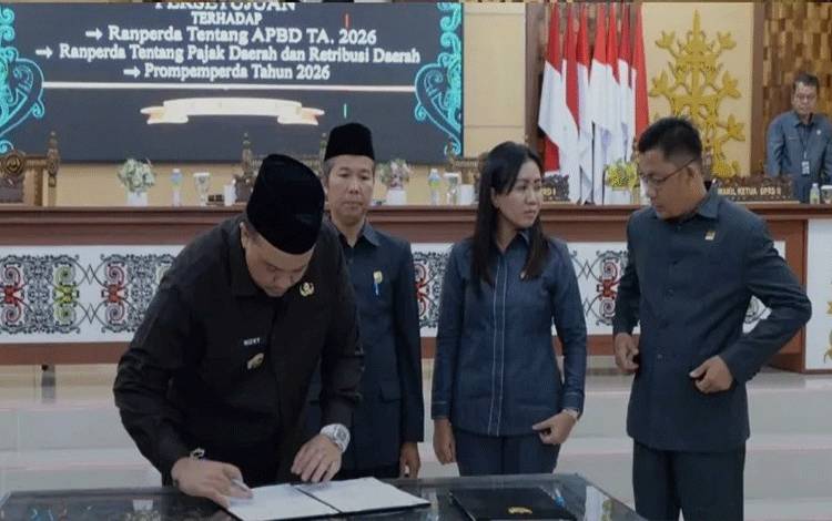 Bupati Lamandau Hadiri Rapat Paripurna 9 Masa Sidang I Tahun Sidang 2025/2026