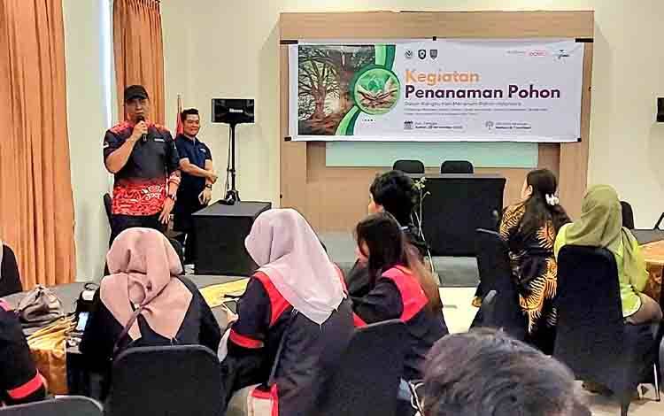 DLH Kotim Apresiasi Swasta dalam Penghijauan, Midtown Xpress Tanam 600 Pohon