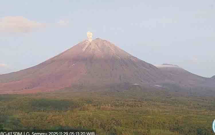Status Gunung Semeru Turun dari Awas Menjadi Siaga